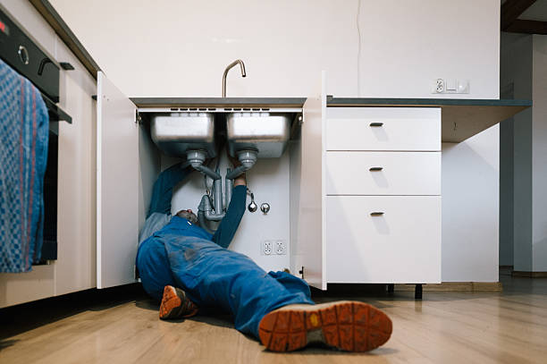 Professional Plumbing technician working in Elma, WA